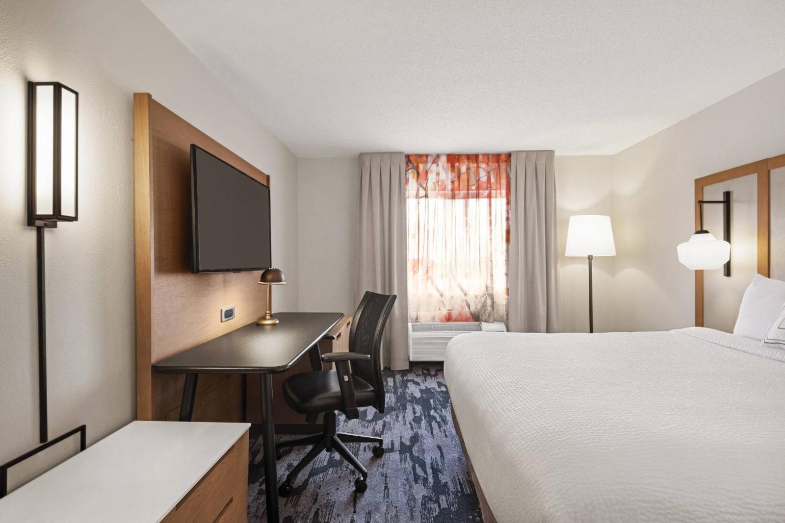 Fairfield Inn by Marriott Warren Niles Main image 1